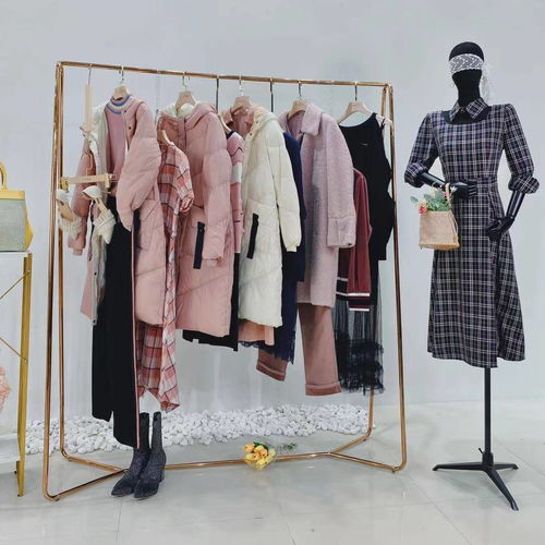 巧思布局，精打細(xì)算 25平米服裝店兼營(yíng)日用百貨的裝修全攻略